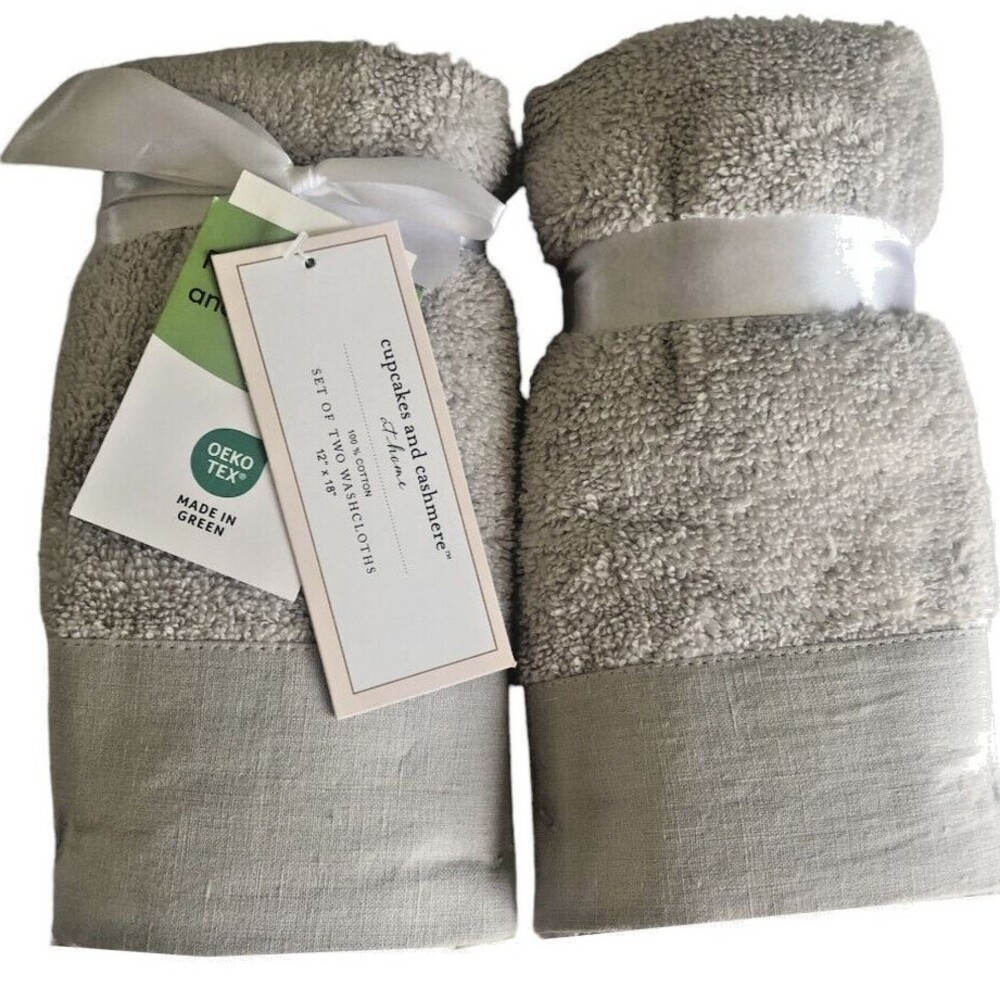 cupcakes and cashmere Fingertip Towels Light Gray Solid Border Set of 2